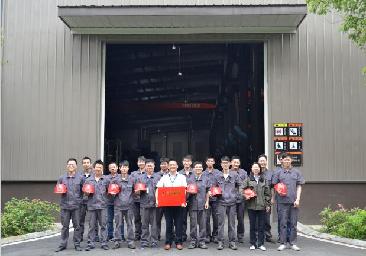 五四青年 | 與時間賽跑，讓機器也有溫度——制造二部喜獲長沙高新區(qū)“工人先鋒號”